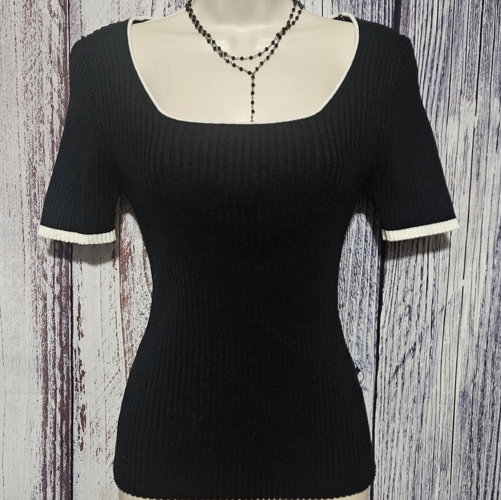 Zesica Cute Ribbed Colorblock Top (Black)